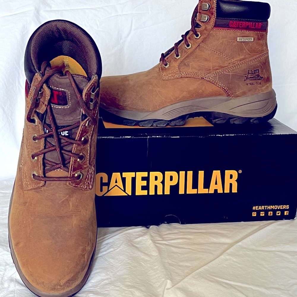 Cat Womens dry verse 6” waterproof, steel toe work boot. Size 9, dark beige